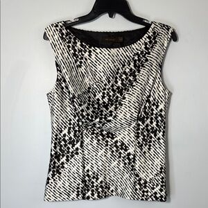 The Limited Top Black and White Fitted Sleeveless Tank in Size M  NWT‎